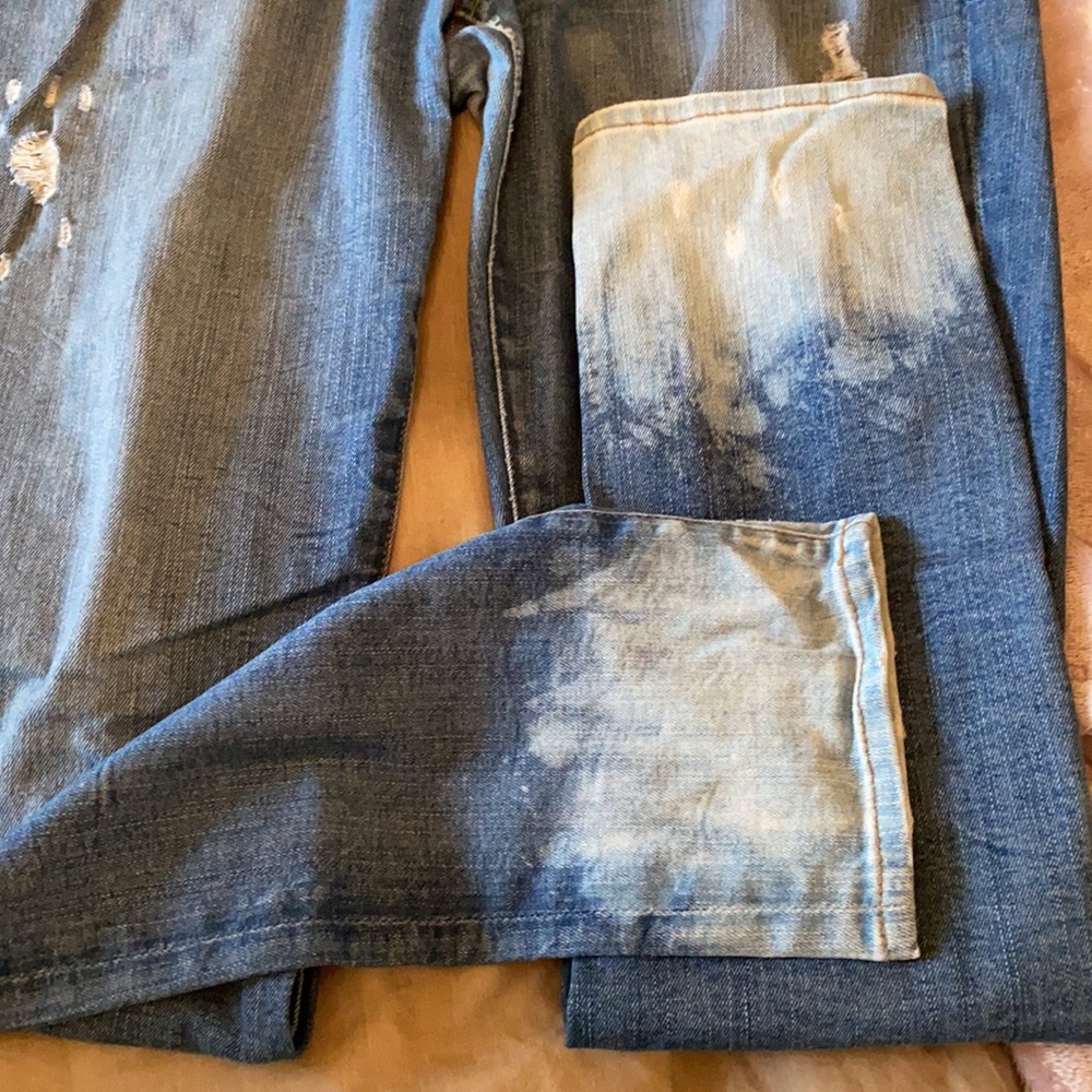 Distressed jeans - Picture 3 of 5